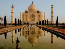 En sikt på Taj Mahal royaltyfri fotografi En sikt på Taj Mahal royaltyfri fotografi
