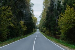 En väg med markeringen royaltyfria foton En väg med markeringen royaltyfria foton