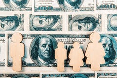 Enfants de famille Probl?mes financiers de la vie de famille image libre de droits Enfants de famille Probl?mes financiers de la vie de famille image libre de droits