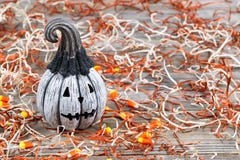 Enge zwart-witte Halloween-pompoen stock afbeelding Enge zwart-witte Halloween-pompoen stock afbeelding