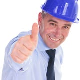 Engenheiro chefe que mostra lhe os polegares acima do sinal aprovado foto de stock Engenheiro chefe que mostra lhe os polegares acima do sinal aprovado foto de stock
