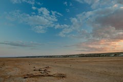 Enorm sand- och lerastrand av det Aral havet royaltyfri foto Enorm sand- och lerastrand av det Aral havet royaltyfri foto