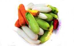 Ensalada del rábano de la zanahoria del pepino fresca imagen de archivo libre de regalías Ensalada del rábano de la zanahoria del pepino fresca imagen de archivo libre de regalías