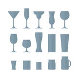 Ensemble de verres vides d'alcool différent Graphisme en verre 60a réglé illustration libre de droits Ensemble de verres vides d'alcool différent Graphisme en verre 60a réglé illustration libre de droits