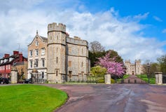 Entrada del castillo de Windsor, suburbios de Londres, Reino Unido imagen de archivo libre de regalías Entrada del castillo de Windsor, suburbios de Londres, Reino Unido imagen de archivo libre de regalías