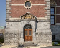 Entrata laterale Rijksmuseum, Amsterdam, Paesi Bassi del dettaglio architettonico fotografie stock Entrata laterale Rijksmuseum, Amsterdam, Paesi Bassi del dettaglio architettonico fotografie stock
