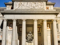 Entrée de Vélazquez au musée Madrid, Espagne de Prado image libre de droits Entrée de Vélazquez au musée Madrid, Espagne de Prado image libre de droits