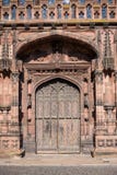 Entrée principale de Chester Cathedral West, rue de St Werburgh, Angleterre image libre de droits Entrée principale de Chester Cathedral West, rue de St Werburgh, Angleterre image libre de droits
