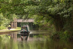 Entspannung auf dem Leeds- und Liverpool-Kanal lizenzfreies stockfoto Entspannung auf dem Leeds- und Liverpool-Kanal lizenzfreies stockfoto