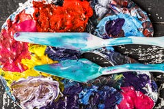 Equipo artístico Cepillos y pinturas para dibujar Artículos para la creatividad del ` s de los niños Imágenes de archivo libres de regalías Equipo artístico Cepillos y pinturas para dibujar Artículos para la creatividad del ` s de los niños Imágenes de archivo libres de regalías