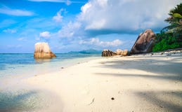 Erstaunlicher tropischer Strand in den Seychellen Lizenzfreie Stockfotos Erstaunlicher tropischer Strand in den Seychellen Lizenzfreie Stockfotos