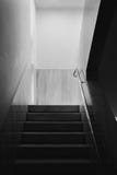 Escadaria mínima em preto e branco foto de stock Escadaria mínima em preto e branco foto de stock