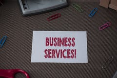 Escritura conceptual de la mano que muestra los servicios a empresas La exhibici?n de la foto del negocio proporciona la contabil fotos de archivo libres de regalías Escritura conceptual de la mano que muestra los servicios a empresas La exhibici?n de la foto del negocio proporciona la contabil fotos de archivo libres de regalías