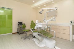 Escritório do ` s do dentista Equipamento dental no interior moderno, limpo imagens de stock Escritório do ` s do dentista Equipamento dental no interior moderno, limpo imagens de stock