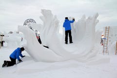 Escultores de la nieve fotografía de archivo Escultores de la nieve fotografía de archivo
