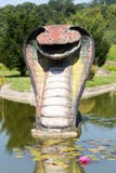 Escultura principal de la serpiente imagen de archivo Escultura principal de la serpiente imagen de archivo