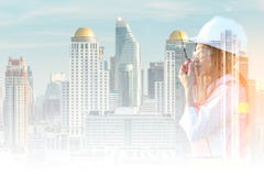 Esperienza di lavoro asiatica delle donne di doppia esposizione ed elettricista professionale professionista dell'ingegnere immagini stock libere da diritti Esperienza di lavoro asiatica delle donne di doppia esposizione ed elettricista professionale professionista dell'ingegnere immagini stock libere da diritti