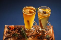 Espinheiro cerval e cocktail de alaranjado-Apple foto de stock Espinheiro cerval e cocktail de alaranjado-Apple foto de stock