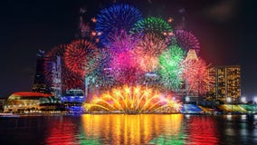Esposizione del fuoco d'artificio a Singapore Fotografia Stock Esposizione del fuoco d'artificio a Singapore Fotografia Stock