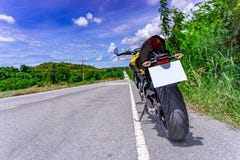 Estacionamiento de la motocicleta Fotografía de archivo libre de regalías Estacionamiento de la motocicleta Fotografía de archivo libre de regalías