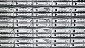 Estante del almacenamiento en discos del disco duro de la alta capacidad usado para los servicios grandes de la nube de los datos imagen de archivo libre de regalías Estante del almacenamiento en discos del disco duro de la alta capacidad usado para los servicios grandes de la nube de los datos imagen de archivo libre de regalías