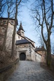 Estasi il portone nel castello medievale di Orava, Slovacchia immagine stock libera da diritti Estasi il portone nel castello medievale di Orava, Slovacchia immagine stock libera da diritti