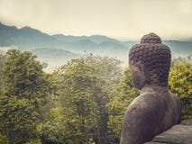 Estatua de Buda en naturaleza imagenes de archivo Estatua de Buda en naturaleza imagenes de archivo