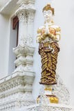 estatua tailandesa del ángel de la mujer blanca imagen de archivo libre de regalías estatua tailandesa del ángel de la mujer blanca imagen de archivo libre de regalías
