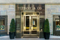 Esterno della vendita al dettaglio di Tiffany & Company immagine stock Esterno della vendita al dettaglio di Tiffany & Company immagine stock