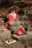 Estátua com roupa no templo de Nikko Japão imagem de stock Estátua com roupa no templo de Nikko Japão imagem de stock