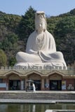 Estátua de Ryozen Kannon, deusa da mercê imagem de stock Estátua de Ryozen Kannon, deusa da mercê imagem de stock