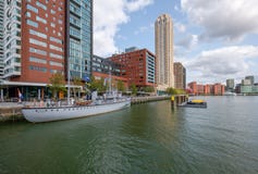 Ett gammalt holländskt marinpilotskepp som museum i Rotterdam fotografering för bildbyråer Ett gammalt holländskt marinpilotskepp som museum i Rotterdam fotografering för bildbyråer