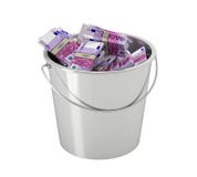 500 euro banconote in un secchio - isolato su bianco royalty illustrazione gratis 500 euro banconote in un secchio - isolato su bianco royalty illustrazione gratis