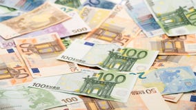Euro rachunki różne wartości Euro rachunek sto fotografia stock Euro rachunki różne wartości Euro rachunek sto fotografia stock