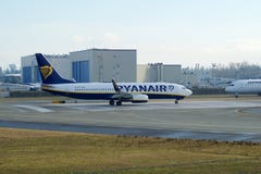 EVERETT, WASHINGTON, USA - JAN 26th, 2017: A brand new Ryanair Boeing 737-800 Next Gen MSN 44766, Registration EI-FTP Stock Image EVERETT, WASHINGTON, USA - JAN 26th, 2017: A brand new Ryanair Boeing 737-800 Next Gen MSN 44766, Registration EI-FTP Stock Image