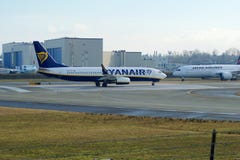 EVERETT, WASHINGTON, USA - JAN 26th, 2017: A brand new Ryanair Boeing 737-800 Next Gen MSN 44766, Registration EI-FTP Royalty Free Stock Image EVERETT, WASHINGTON, USA - JAN 26th, 2017: A brand new Ryanair Boeing 737-800 Next Gen MSN 44766, Registration EI-FTP Royalty Free Stock Image