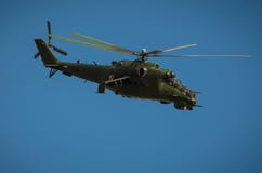 Exhibición trasera MI-24 durante el salón aeronáutico 2013 de Radom foto de archivo libre de regalías Exhibición trasera MI-24 durante el salón aeronáutico 2013 de Radom foto de archivo libre de regalías