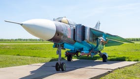 Exibições históricas do avião militar do russo na base aérea de Kubinka na região de Moscou, Rússia fotografia de stock royalty free Exibições históricas do avião militar do russo na base aérea de Kubinka na região de Moscou, Rússia fotografia de stock royalty free