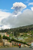 Explosão do vulcão de Tungurahua imagens de stock Explosão do vulcão de Tungurahua imagens de stock
