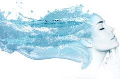 Exposición doble de la cara de la mujer con agua clara imagenes de archivo Exposición doble de la cara de la mujer con agua clara imagenes de archivo