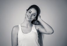 Express?es e emo??es humanas Feche acima da mulher alegre atrativa nova com a cara feliz de sorriso imagem de stock Express?es e emo??es humanas Feche acima da mulher alegre atrativa nova com a cara feliz de sorriso imagem de stock