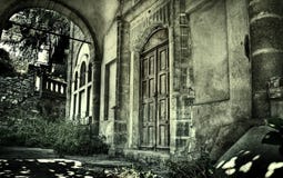 Exterior of creepy abandoned old house stock photos Exterior of creepy abandoned old house stock photos