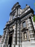 Facciata sbalorditiva della chiesa di Saint Loup a Namur, Belgio fotografia stock libera da diritti Facciata sbalorditiva della chiesa di Saint Loup a Namur, Belgio fotografia stock libera da diritti