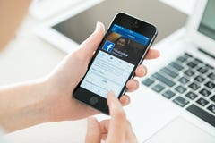 Facebook profil na Jabłczanym iPhone 5S