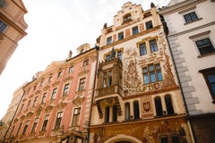 Fachada histórica da casa da casa de Wenzel Storch na praça da cidade velha em Praga, República Checa foto de stock royalty free Fachada histórica da casa da casa de Wenzel Storch na praça da cidade velha em Praga, República Checa foto de stock royalty free