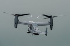 FAIRFORD, R-U - 10 JUILLET : Le balbuzard MV-22 participe à l'événement international royal de salon de l'aéronautique de tatouag photo stock FAIRFORD, R-U - 10 JUILLET : Le balbuzard MV-22 participe à l'événement international royal de salon de l'aéronautique de tatouag photo stock