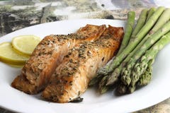 Faixa pronto para comer dos salmões imagem de stock Faixa pronto para comer dos salmões imagem de stock