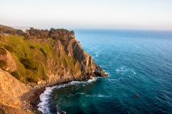 Faleza w Pacyficznym oceanie blisko Dużego Sura, Kalifornia, usa fotografia royalty free Faleza w Pacyficznym oceanie blisko Dużego Sura, Kalifornia, usa fotografia royalty free