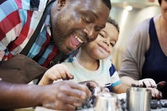 Familie het Koken de Samenhorigheidsconcept van het Keukenvoedsel royalty-vrije stock afbeeldingen Familie het Koken de Samenhorigheidsconcept van het Keukenvoedsel royalty-vrije stock afbeeldingen