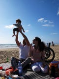 Família feliz fotografia de stock Família feliz fotografia de stock